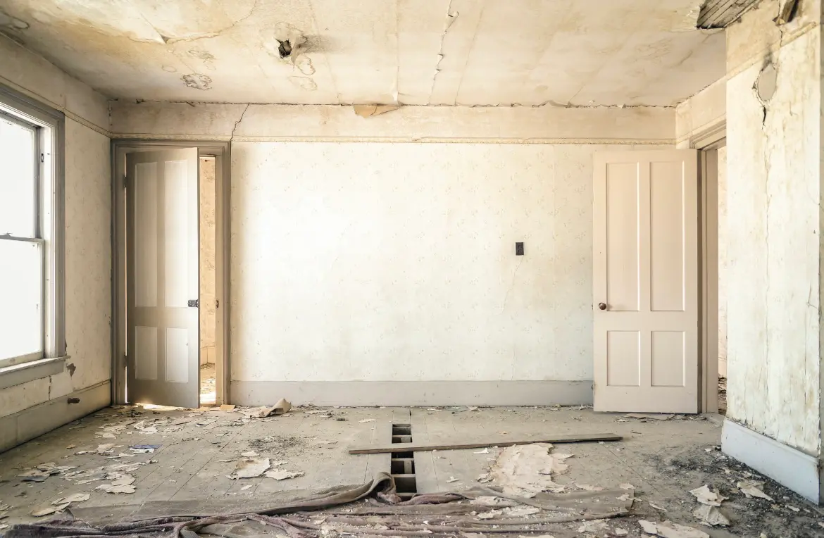 Waste disposal crew managing a cleanout project in Mount Healthy Heights